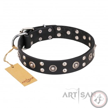 Schwarzes Hundehalsband aus Leder für Schäferhunde "Refined Essence" FDT Artisan mit Handverzierung